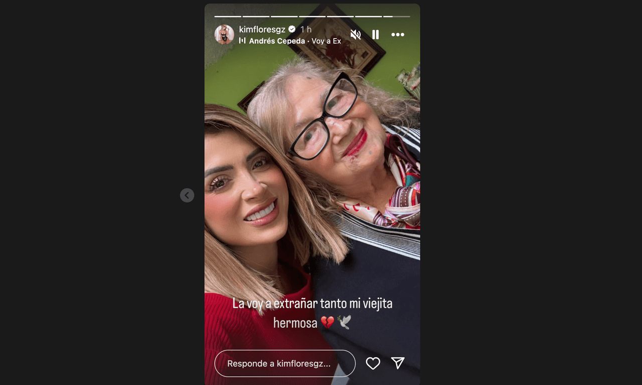 Kimberly Flores llora la muerte de su abuelita y le dice adiós