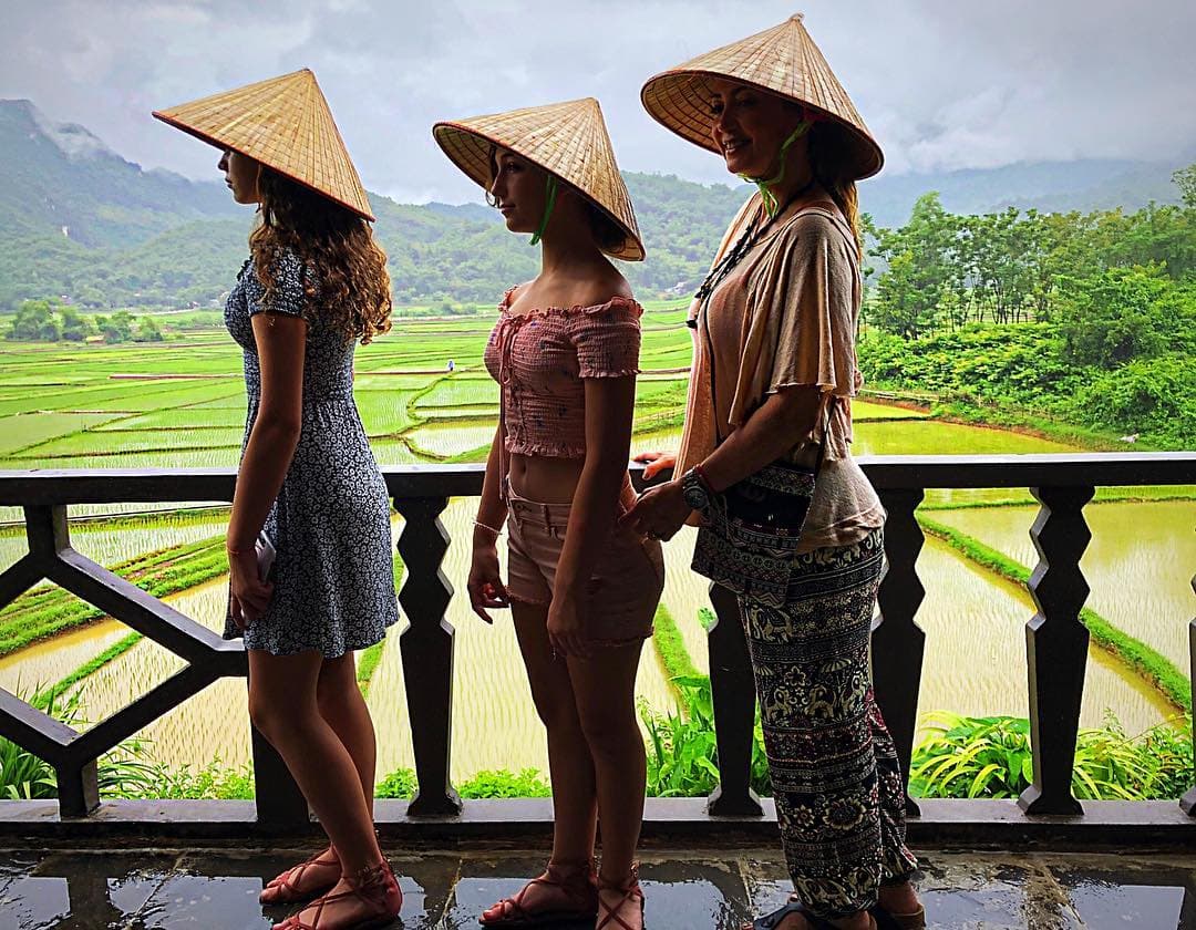 En algunos lugares, como Vietnam o Camboya, la familia Rubín Legarreta adoptó las costumbres de la región.