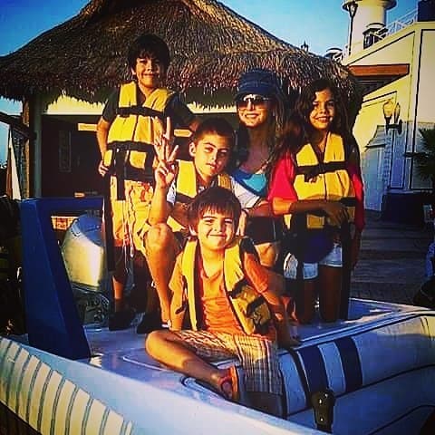 Desde 2005 a 2010, la intérprete de Bandido dejó de ser vista como madrastra por los hijos de Mariana Levy, quienes no solo la veían como su mamá, sino incluso así la llamaban.