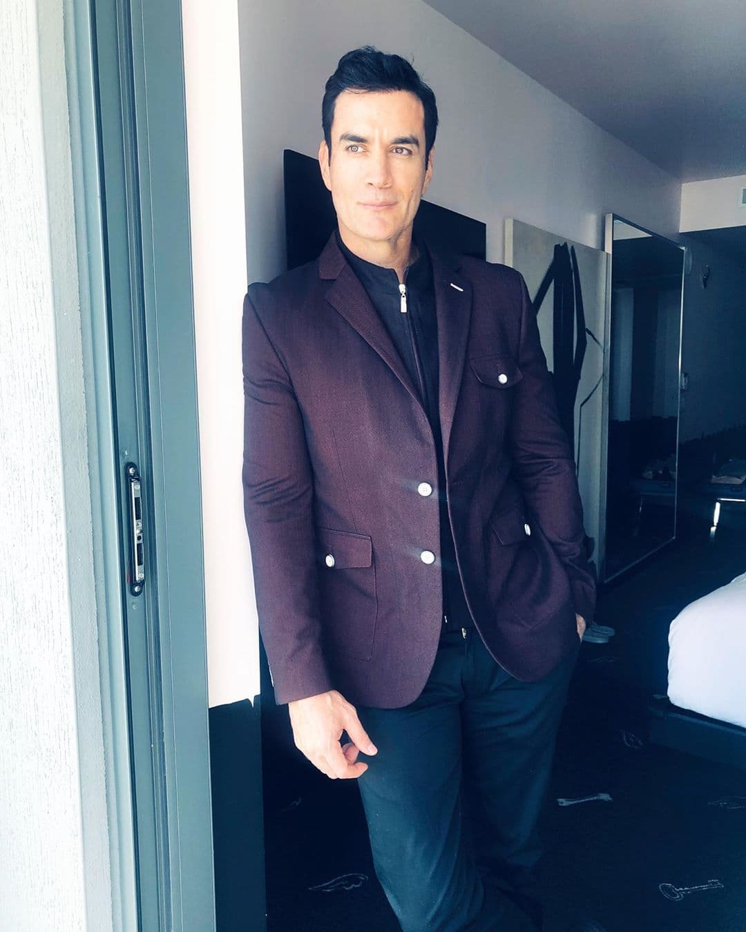 David Zepeda se vuelve viral por foto desnudo y fans lo llenan de halagos
