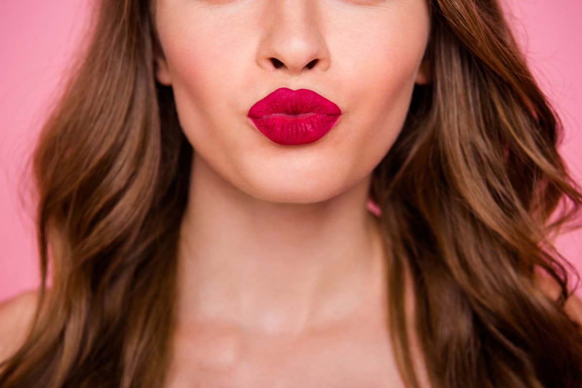 Trucos para aumentar el volumen de tus labios de manera natural