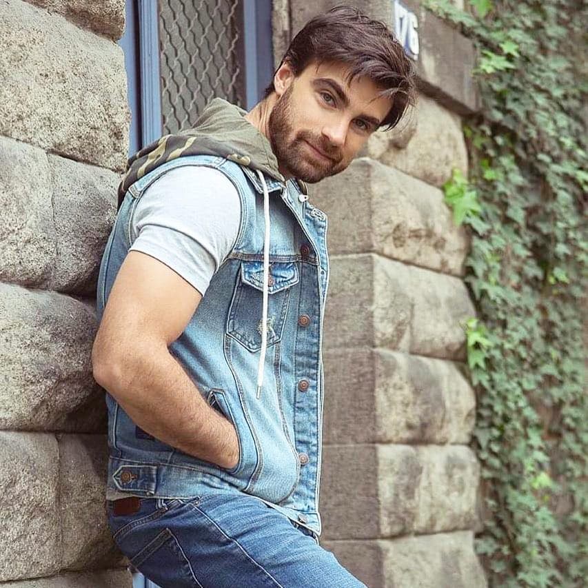 Geraldine Bazán está saliendo con el actor Santiago Ramundo, aunque se dice que ya iniciaron una relación, ninguno de los dos lo ha confirmado.