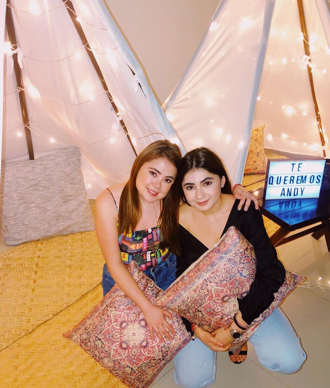 El gran parecido físico entre la estrella de televisión y la joven quedó evidenciado en las fotografías que hace unos días Mariana compartió con motivo del cumpleaños número 26 de su hermana.