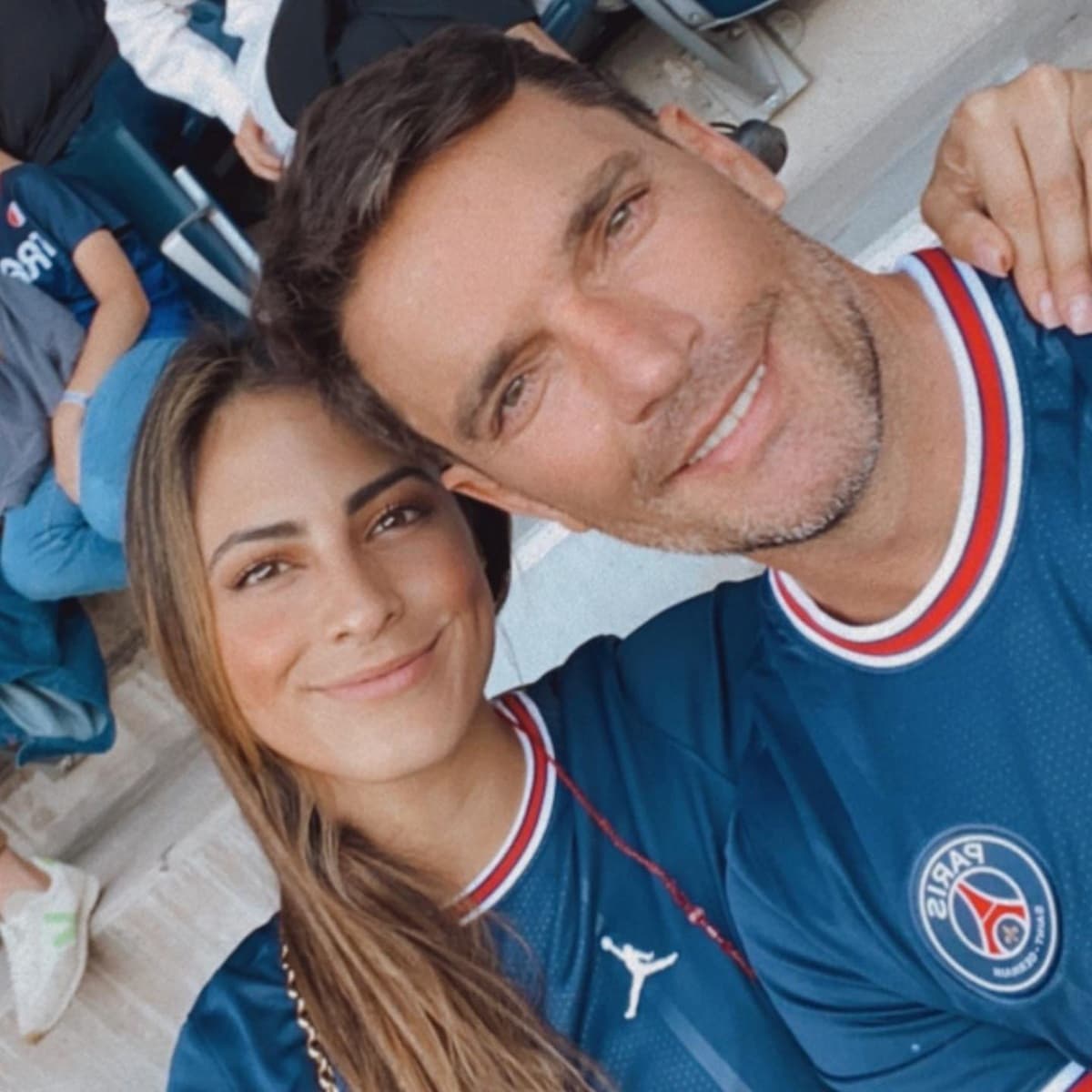 ¿Julián Gil busca tener un hijo con Valeria Marín? Así responde