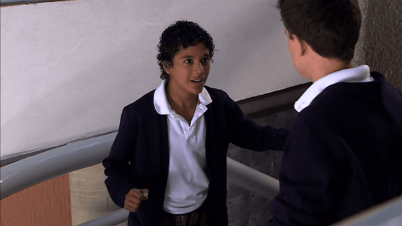 Antes de ser 'Pato' en 'Como dice el dicho' y convertirse en actor de cine, Benny Emmanuel fue parte de los capítulos: 'Sólo un desmayo (chocking game)', 'Gran papá, paleta y yo', 'Con el alma desnuda', 'Ruco', entre otros.