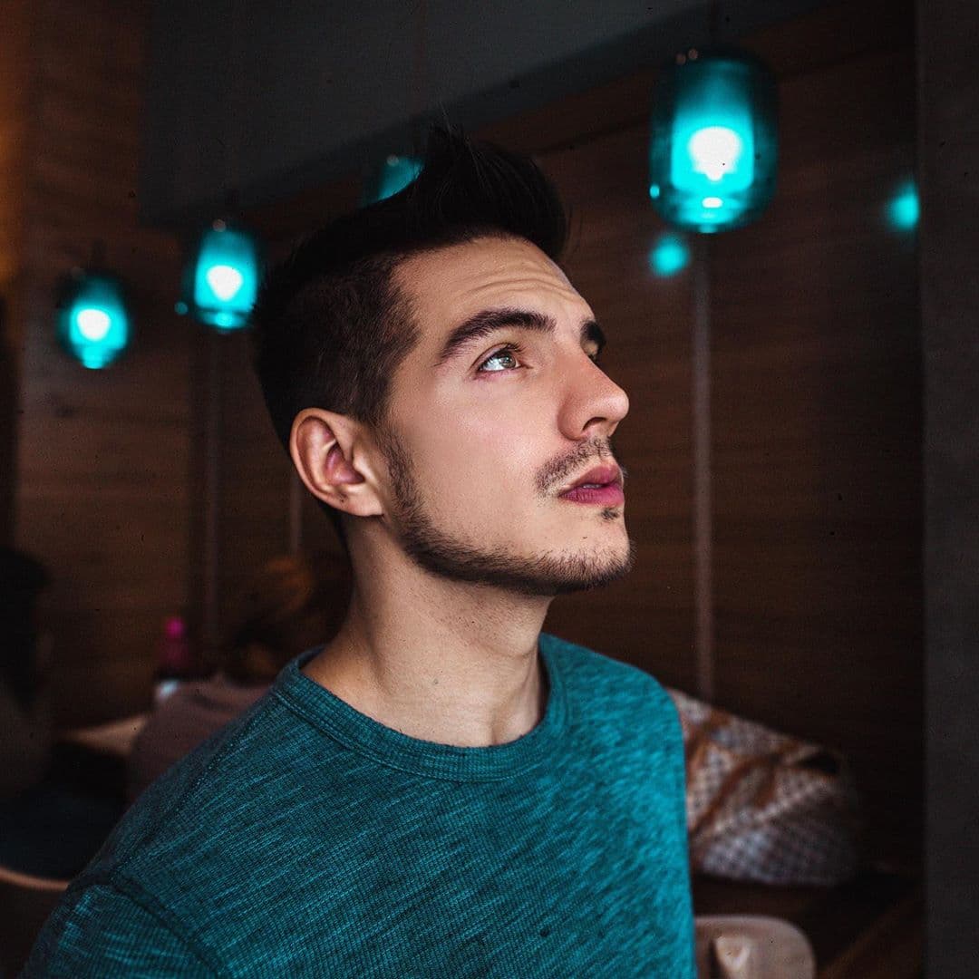 El cumpleañero fue el primero en dedicarse un emotivo mensaje a través de su cuenta oficial de Instagram, donde destacó: “Feliz cumpleaños a mí. Aquí volteando para arriba deseando que todos los buenos deseos que me dan se les regresen el triple! Los Amo y es inmenso ver que sigan apoyándome cada paso de estos sueños que sigo”.