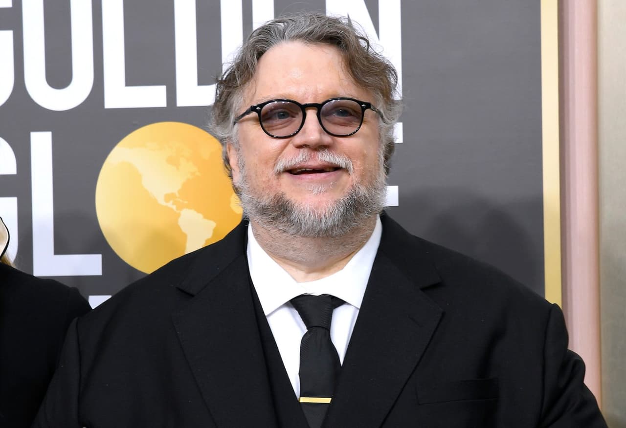 Guillermo del Toro rompe en llanto en plena premiación y anuncia la muerte de su hermano: “los corazones rotos siguen latiendo”