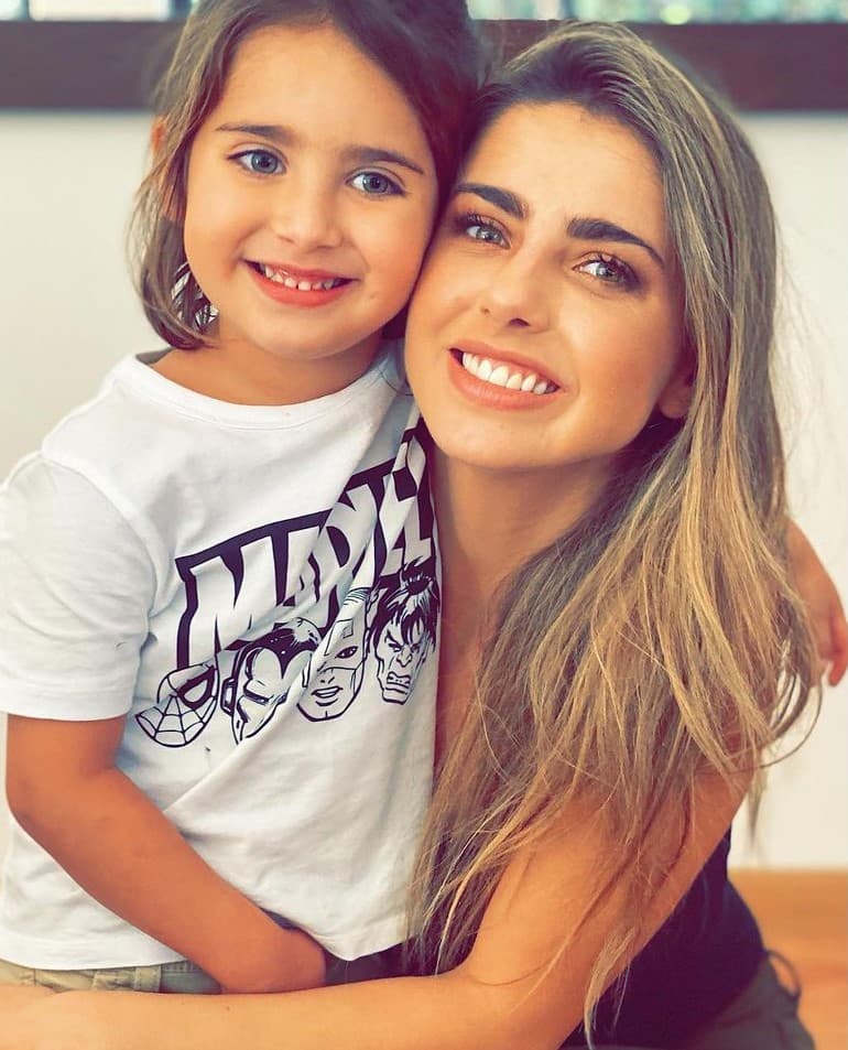 Michelle Renaud muestra la foto en traje de baño que le tomó su hijo: ‘Ya le ando enseñando’