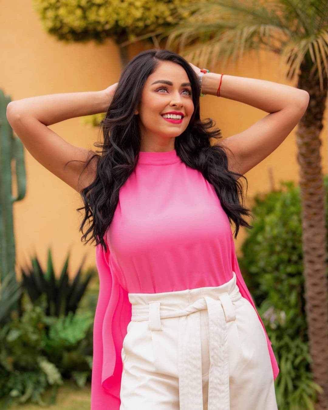 Claudia Martín reaparece con cambio de look tras separación y lanza contundente mensaje