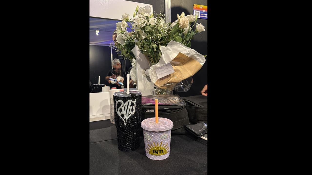 Cazzu comparte en Instagram detalles detrás del escenario tras regresar a los escenarios