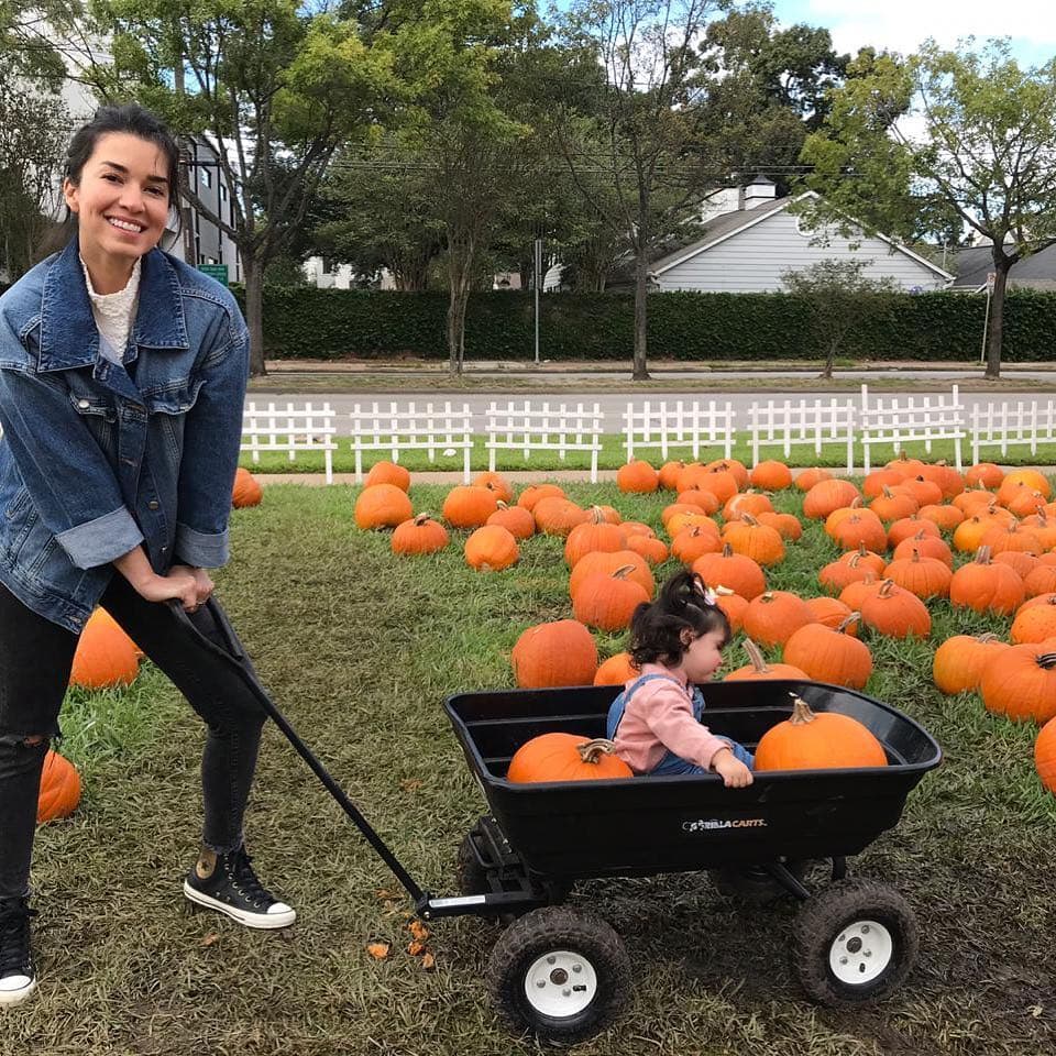 Lisa, la pequeña hija de Laura G ya tiene un añito de edad, ¡mira las tiernas imágenes!