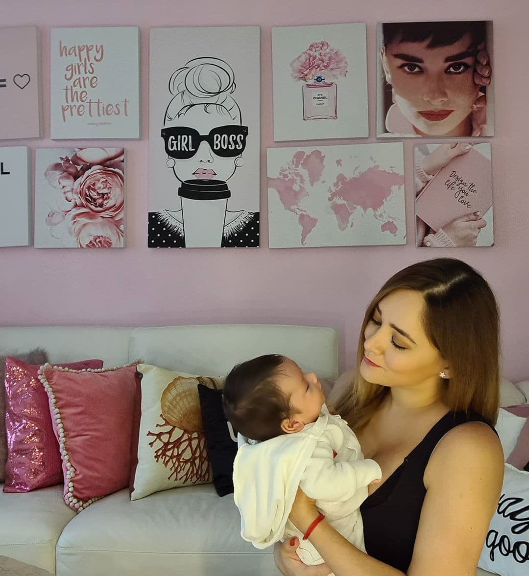 Incluso, la actriz destacó que antes de tener a su hijo André llegaba a juzgar a algunas mamás y que ahora se ha convertido en esa madre, hecho del que se siente muy orgullosa porque siempre cambiará de opinión si es por el bienestar de su pequeño.