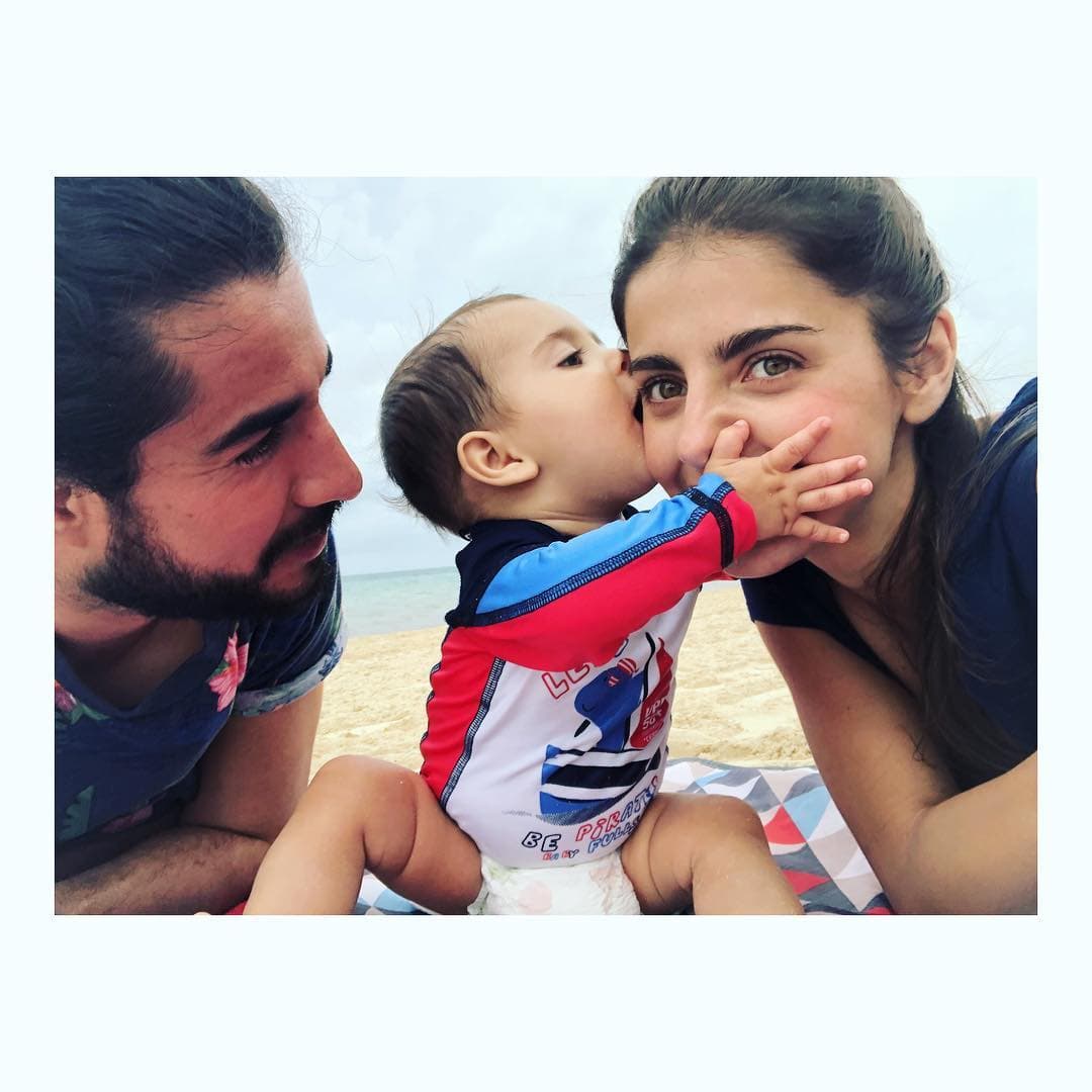 Josué Alvarado y Michelle Renaud con su hijo Marcelo