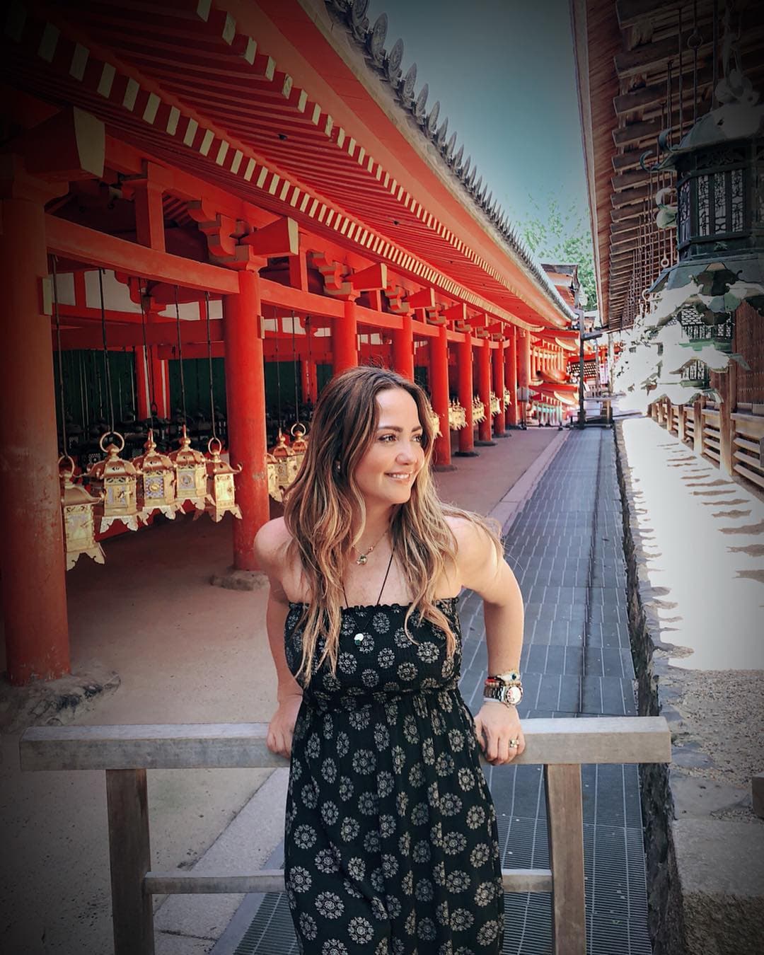 ¿Así o más festejada? Andrea Legarreta, a unos días de cumplir 47 años, se fue de vacaciones a Asia.