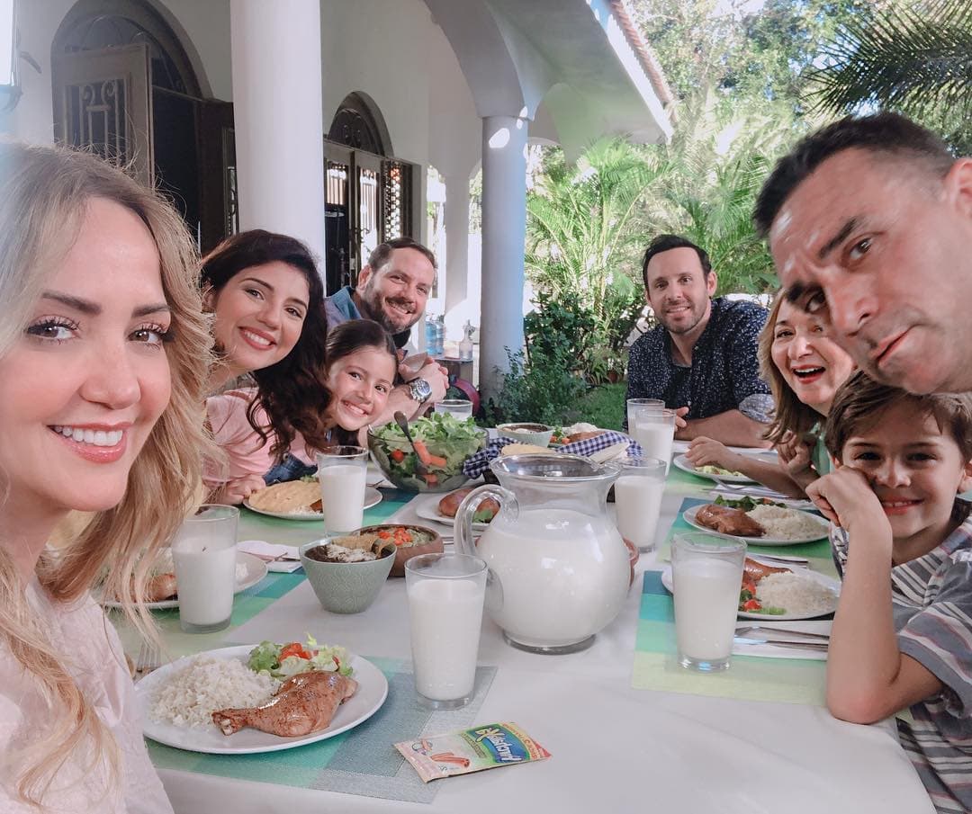 'Cuando el trabajo se goza no es trabajo... Gracias... equipo', señaló.