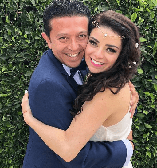 Algunas semanas después, el 24 de marzo de ese mismo año, Isfel dio a conocer fotos de su enlace matrimonial con Bernal, quien es empresario.