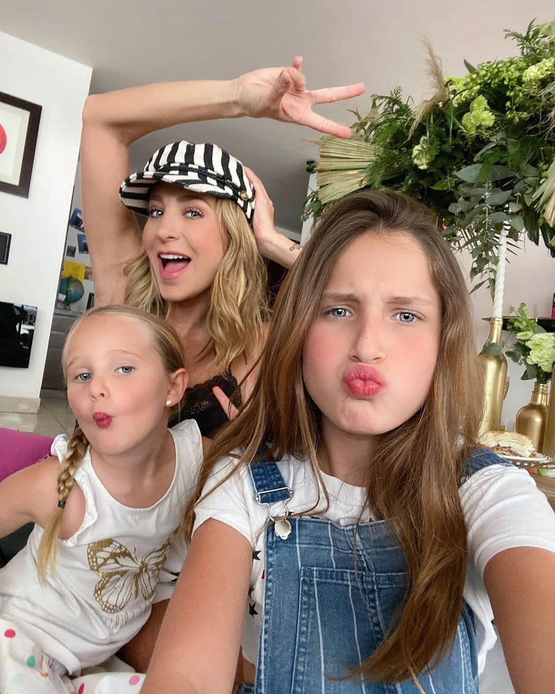 Tras cambiar de look, hija de Gabriel Soto ahora debuta como ‘cantante’ en divertido video