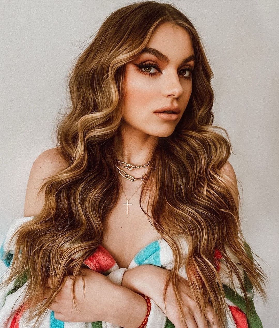 A través de sus historias de Instagram, Sofía Castro lanzo un contundente mensaje: “Hoy 8 de marzo no queremos un ‘feliz día’, queremos libertad, queremos igualdad, queremos respeto, que no nos maten, ni nos violen. Ni una menos”.