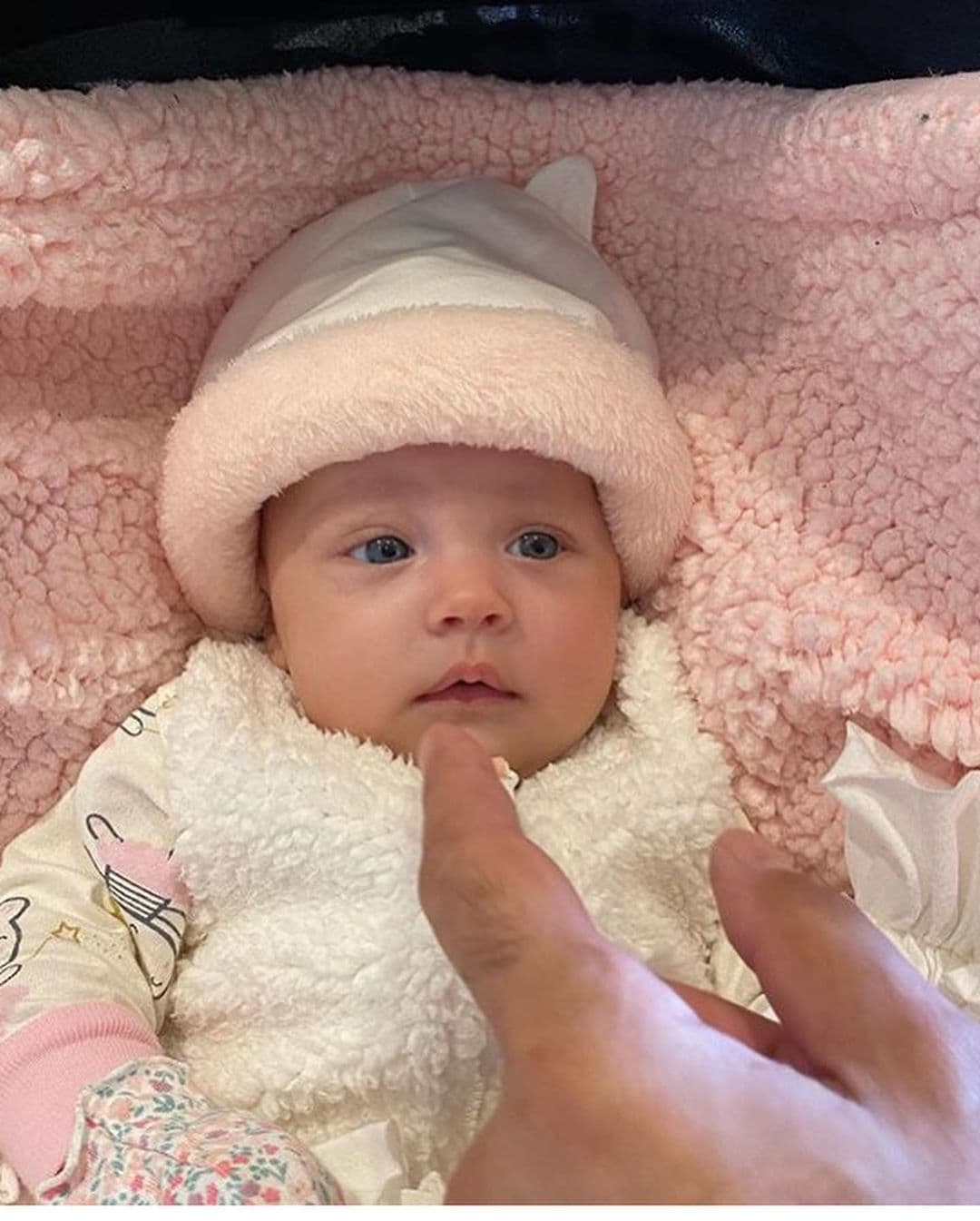 Bella, hija de Marlene Favela, se vuelve viral por sus tiernas fotografías