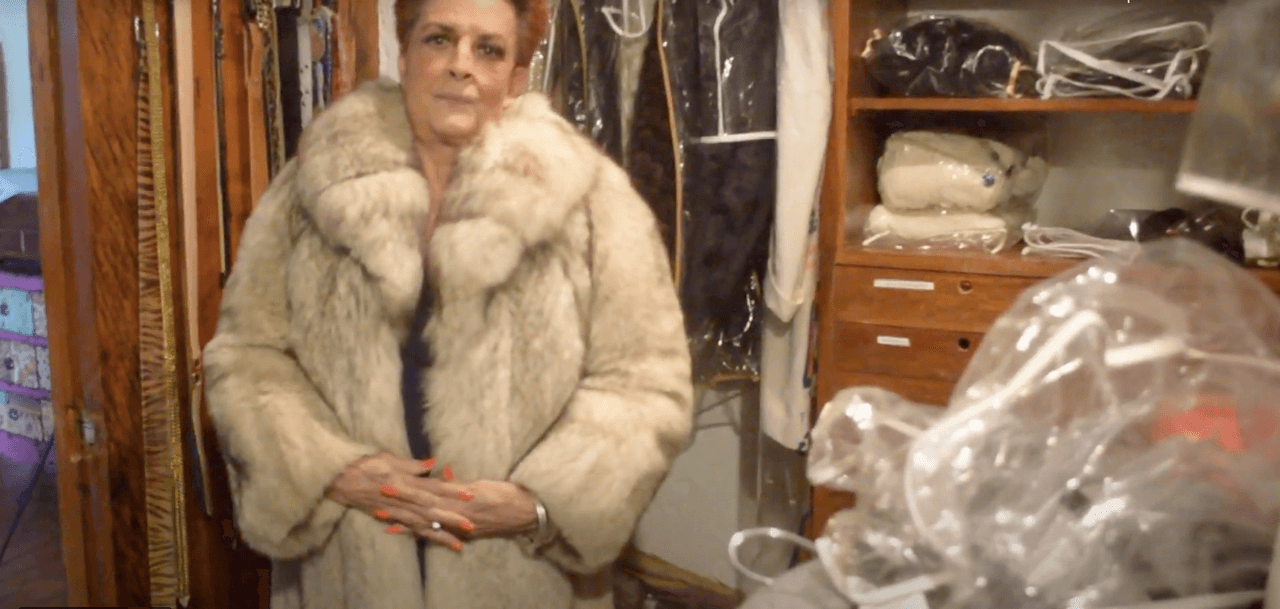 Talina Fernández deja ver un lujoso abrigo de mink.