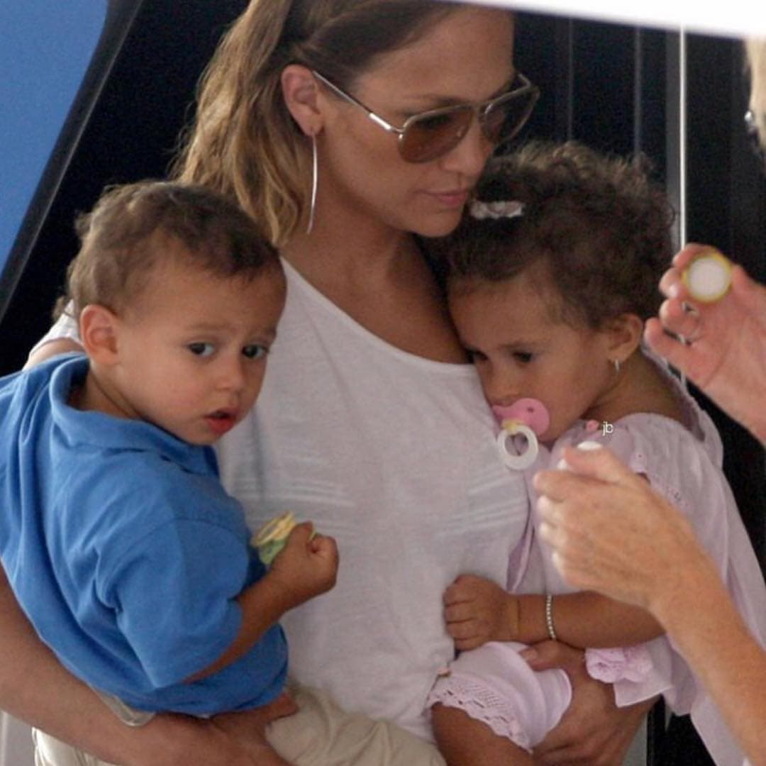 Jennifer Lopez presume a sus hijos