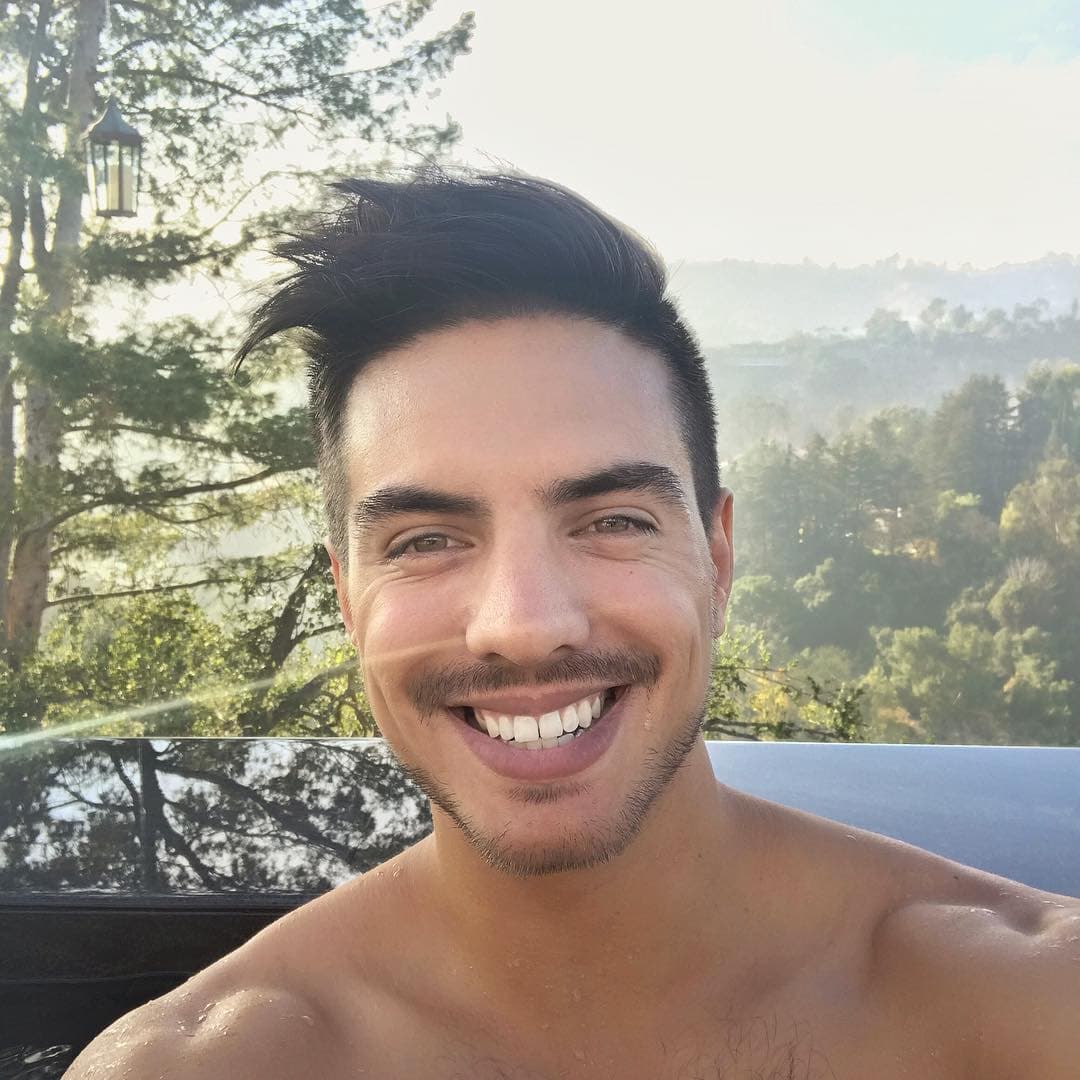 Vadhir Derbez se queda calvo y sube 12 kilos