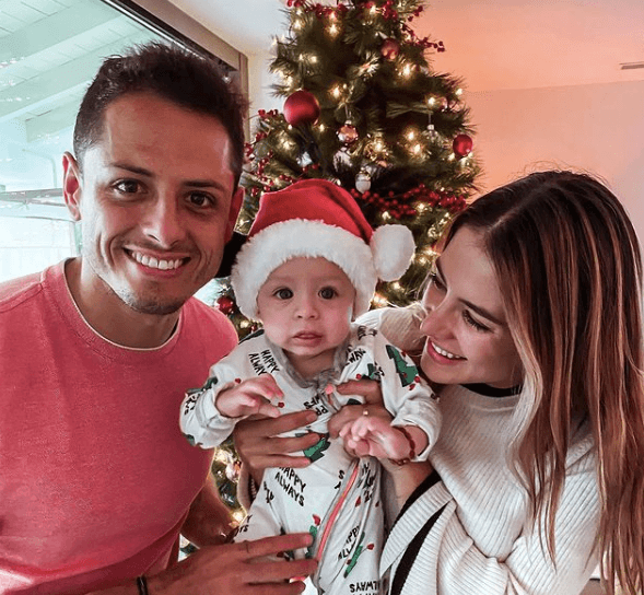 Otra de las parejas cuya relación se rumora que ha llegado a su fin, es la del futbolista mexicano Javier "Chicharito" Hernández y Sarah Kohan, su esposa desde marzo de 2020.