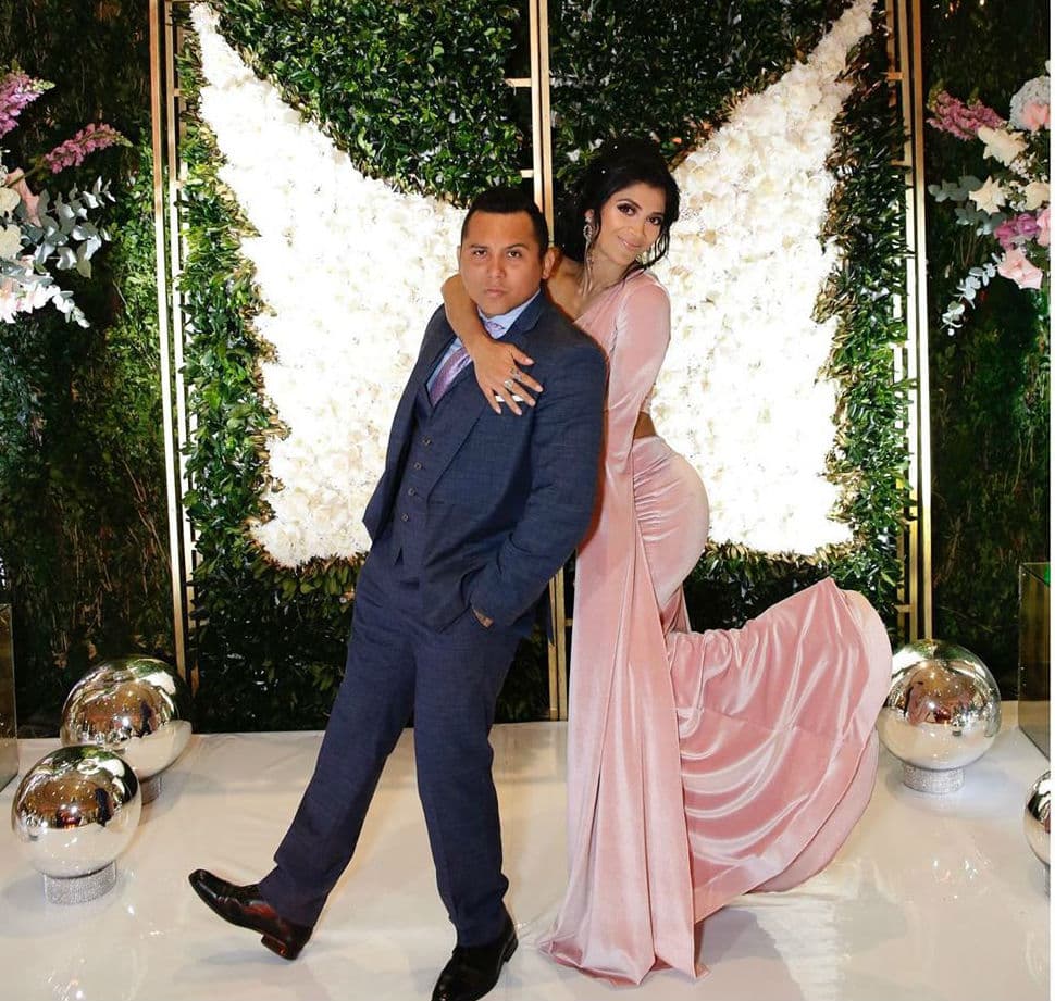 Esposa de Edwin Luna aparece en bikini y afirma: ‘No tiene nada de malo verse al espejo y admirarse’