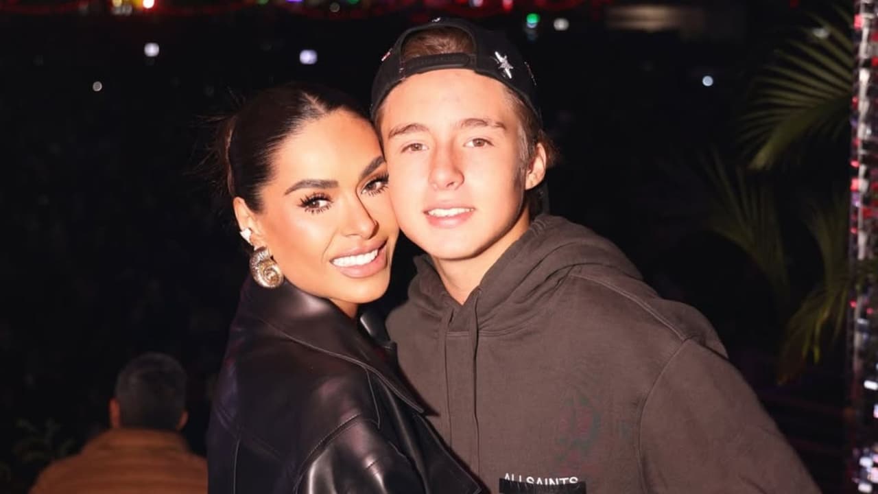 Galilea Montijo junto a su hijo Mateo