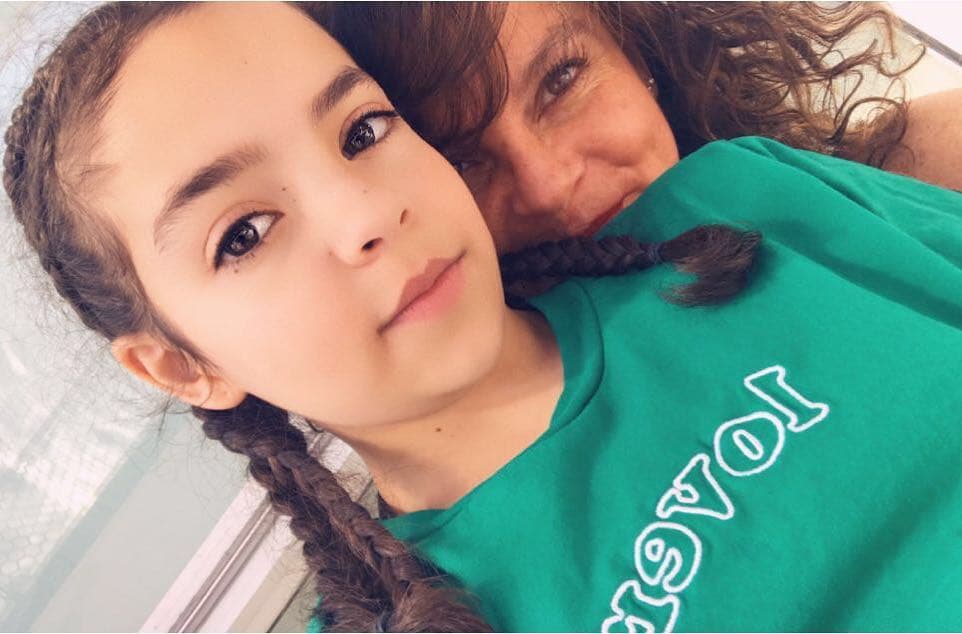 Tuvieron una hija que se llama María.
