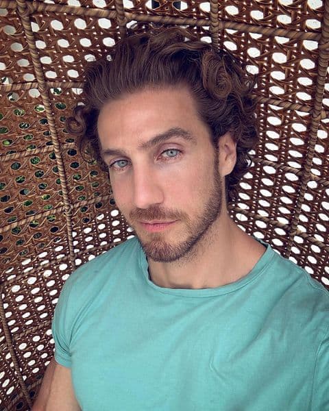Eugenio Siller nació el 5 de abril de 1981 en Tampico, Tamaulipas.