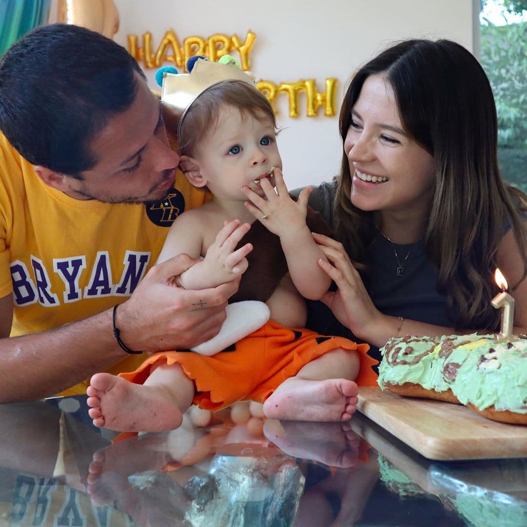Noah, el primer hijo de Javier ‘Chicharito’ Hernández y Sarah Kohan celebró su primer año de vida.
