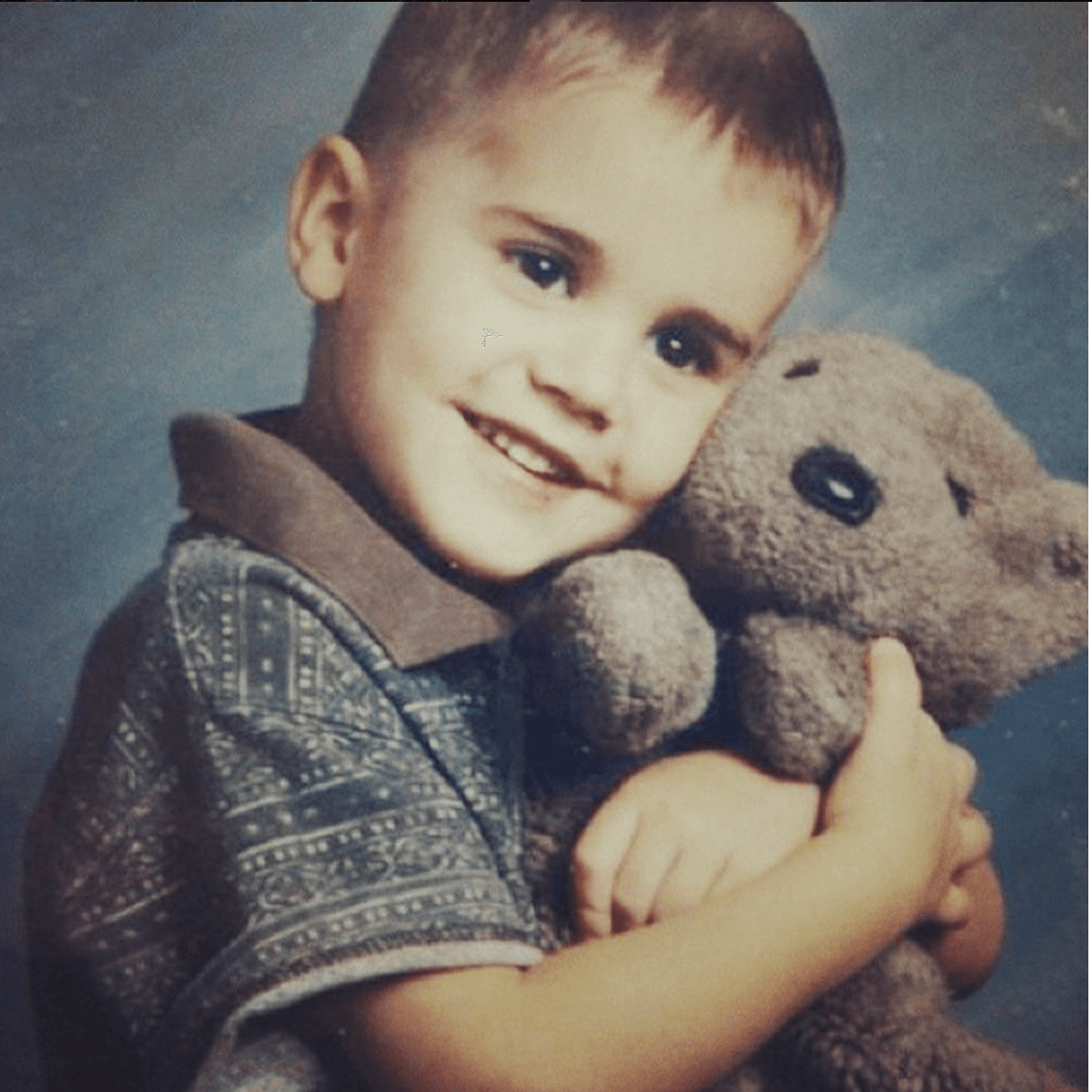 Justin Bieber lucía tan enternecedor con este osito de peluche