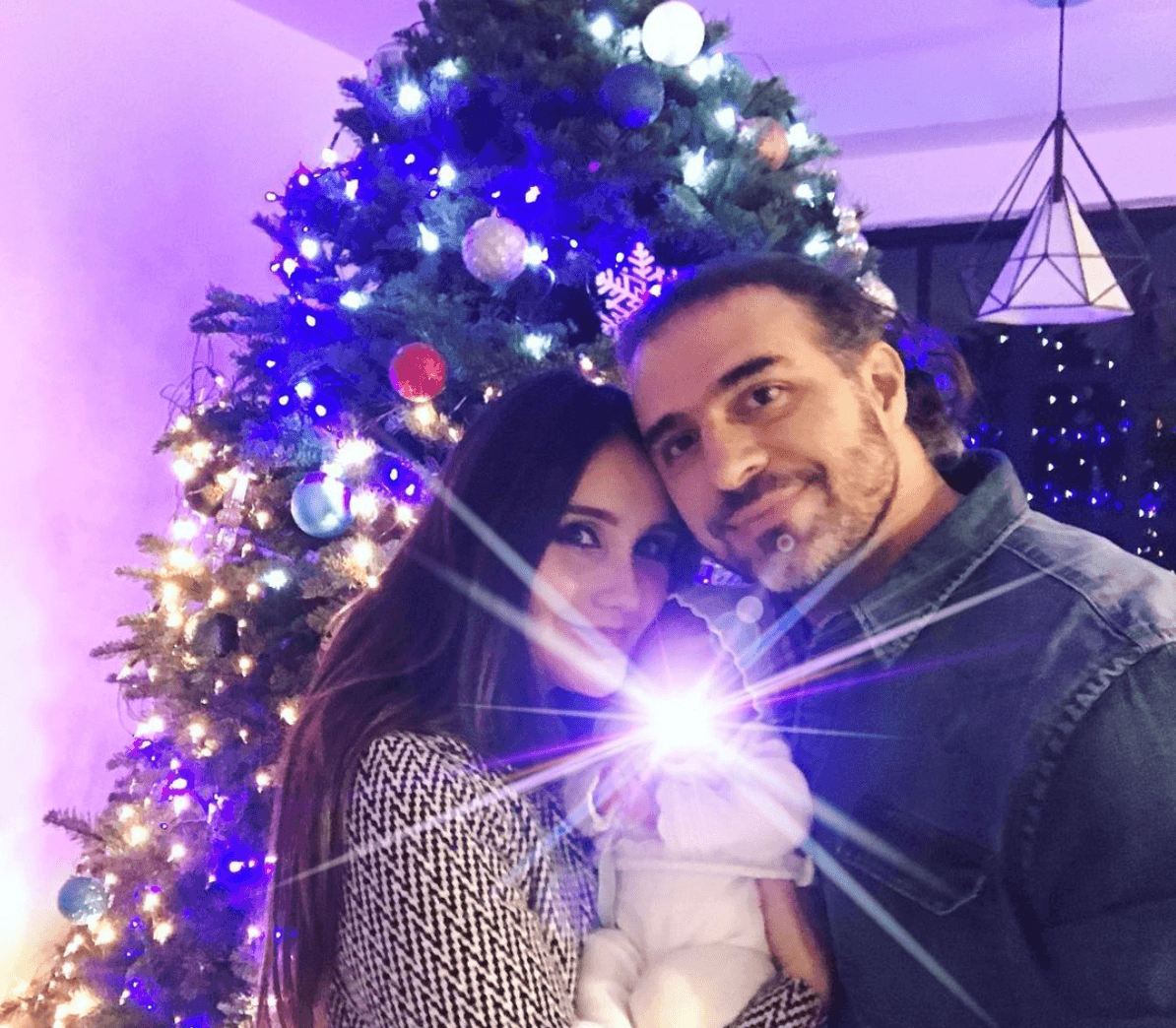 La familia Álvarez Espinosa no deja de sorprender a sus seguidores, pues a unas horas de que Dulce María enterneciera con una nueva foto de su bebé, ahora su esposo, Francisco Álvarez, impactó al mostrar por primera vez a sus hijos junto a la recién nacida María Paula.