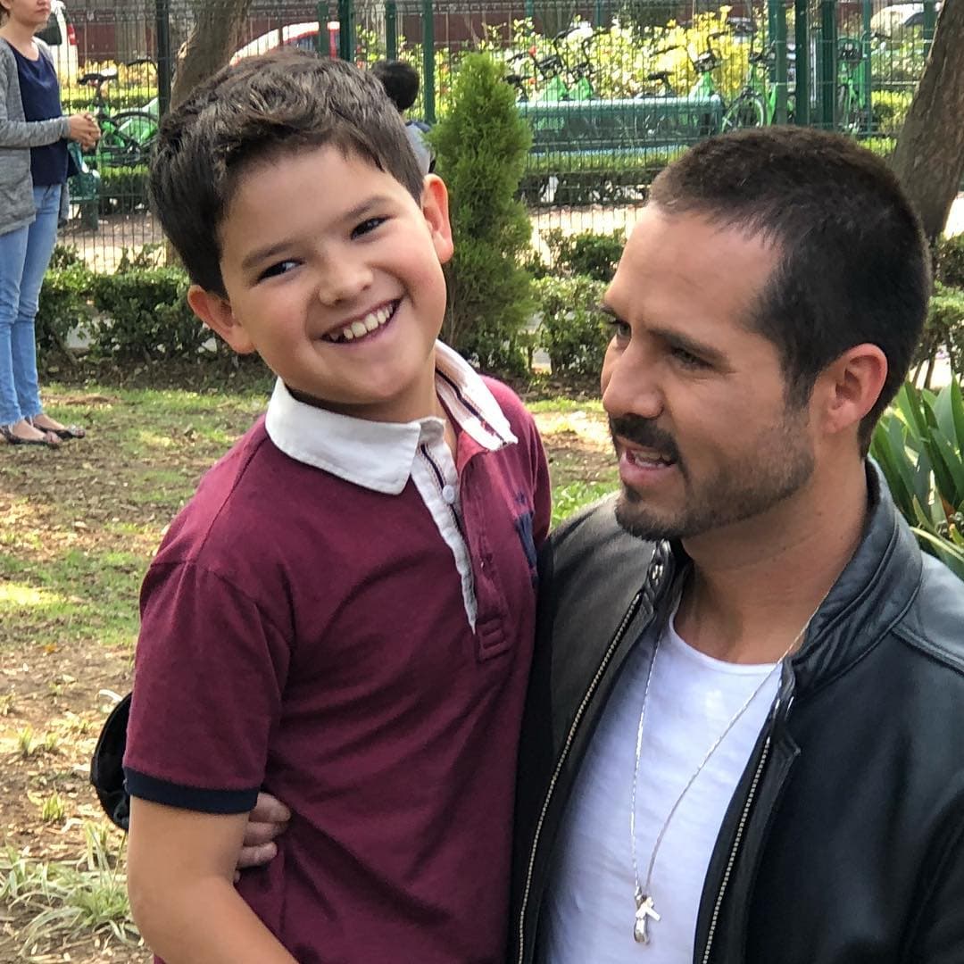 El pequeño tenía tan solo 10 años cuando dio vida al hijo del ‘Ringo’, papel de José Ron, y ‘Gloria’, personaje de Gabriela Carrillo.