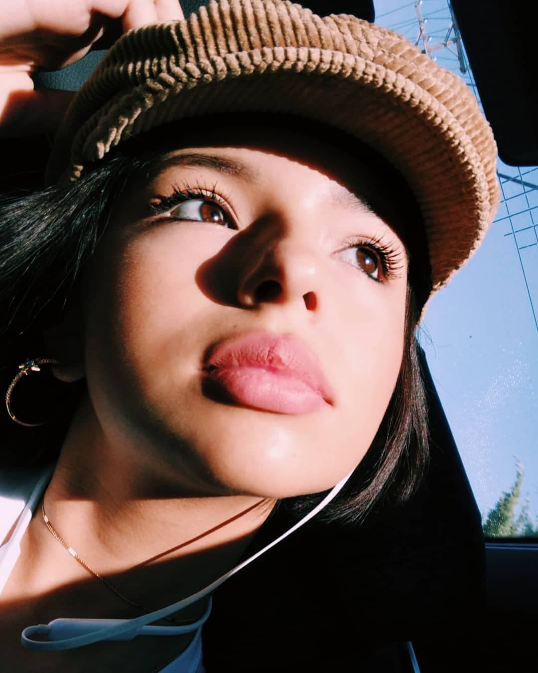 Ángela Aguilar también canta balada.