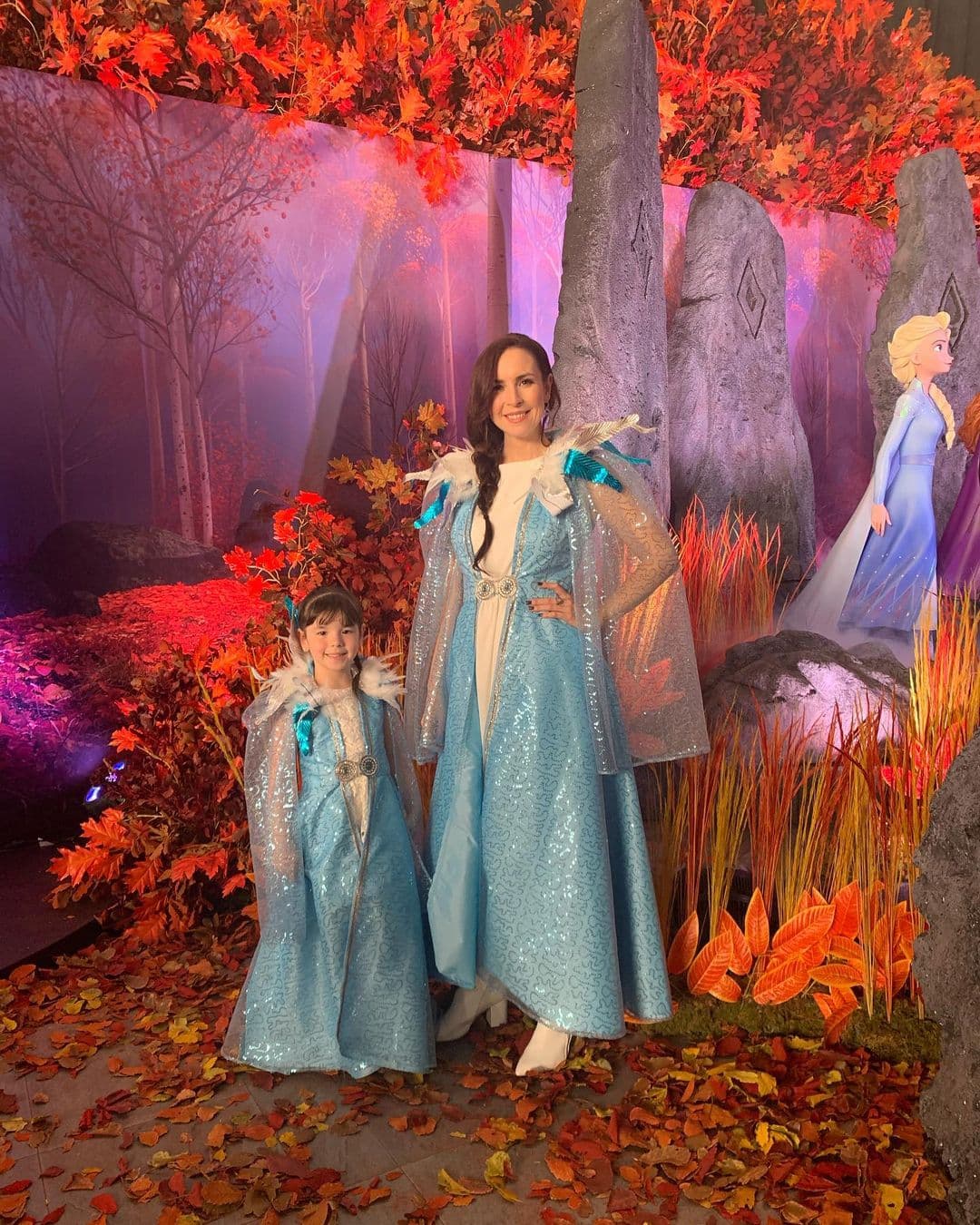 Incluso Andrea Torre y la pequeña, fruto de su matrimonio con el productor Pedro Ortiz de Pinedo, se han disfrazado de famosos personajes de Disney, como ‘Minnie Mouse’ y las princesas de ‘Frozen’.