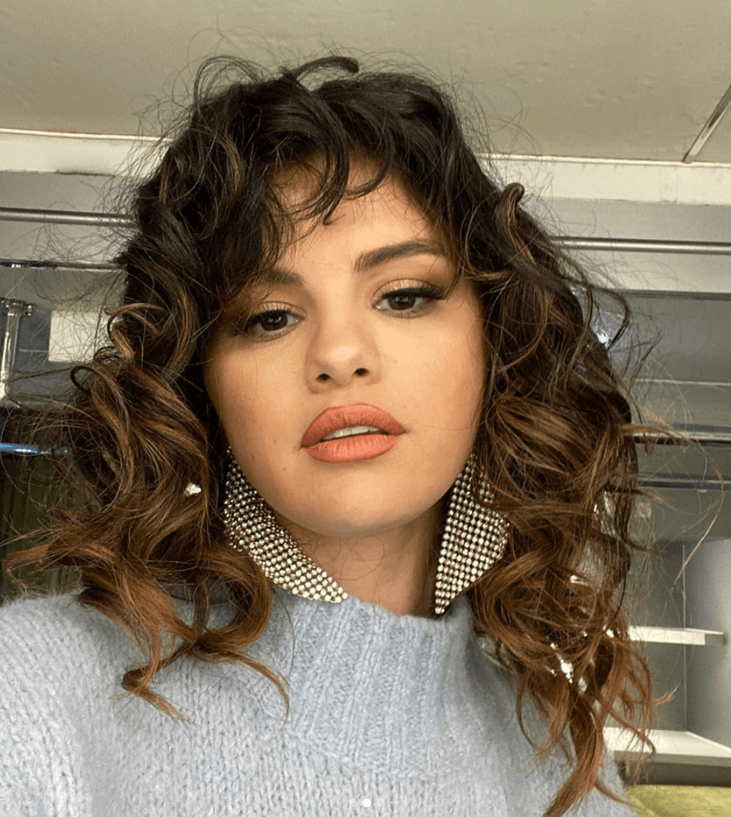 Selena Gomez le revela a Miley Cyrus que es bipolar: 'No me asusta'