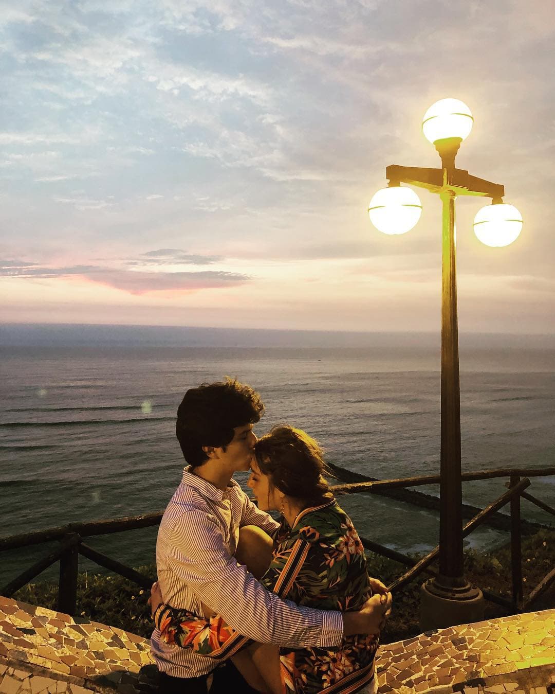 “Eres la persona que me hace el hombre más feliz de este mundo desde hace un poco más de un año, realmente me siento muy agradecido con la vida porque juntó nuestros caminos. Ya no puedo imaginar una vida sin ti”, publicó el actor en redes sociales.