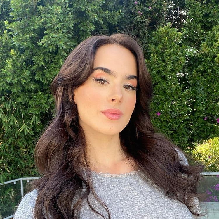 Gala Montes posa sin filtro y muestra con orgullo sus imperfecciones: “Esta es mi panza y la amo”