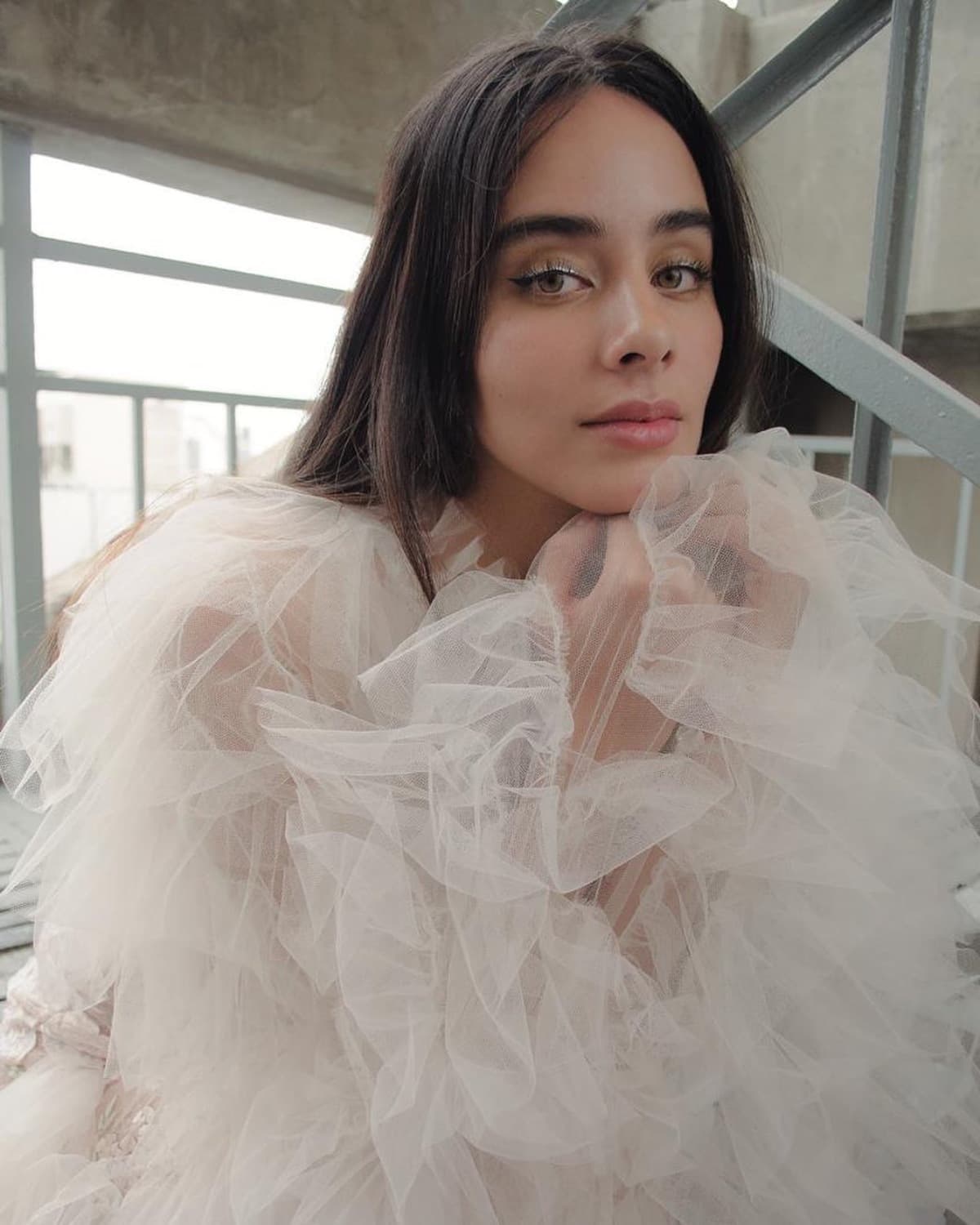 Esmeralda Pimentel impacta al dejarse ver cariñosa con misterioso hombre