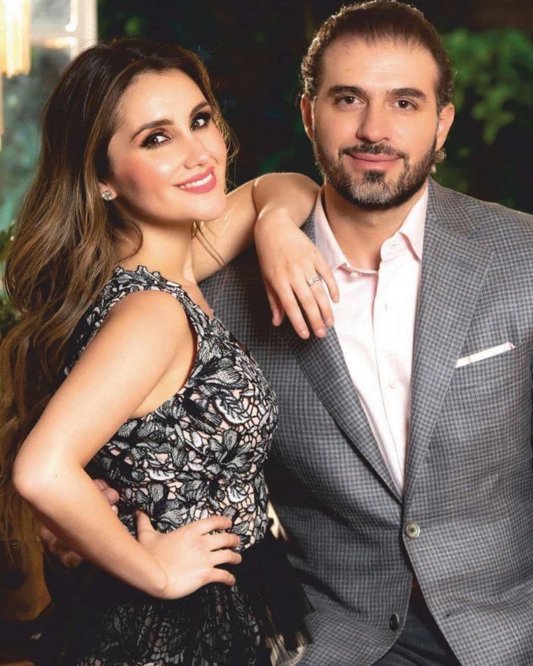 Paco Álvarez, esposo de Dulce María, presume a sus dos hijos mayores