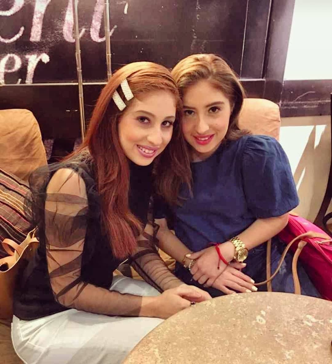 Las gemelas Bertha y Ana Leticia Ocaña aparecieron juntas en 'Un lugar llamado hogar' y cada una en episodios distintos también, pero tras estos papeles dejaron la actuación para alejarse completamente del medio del espectáculo.