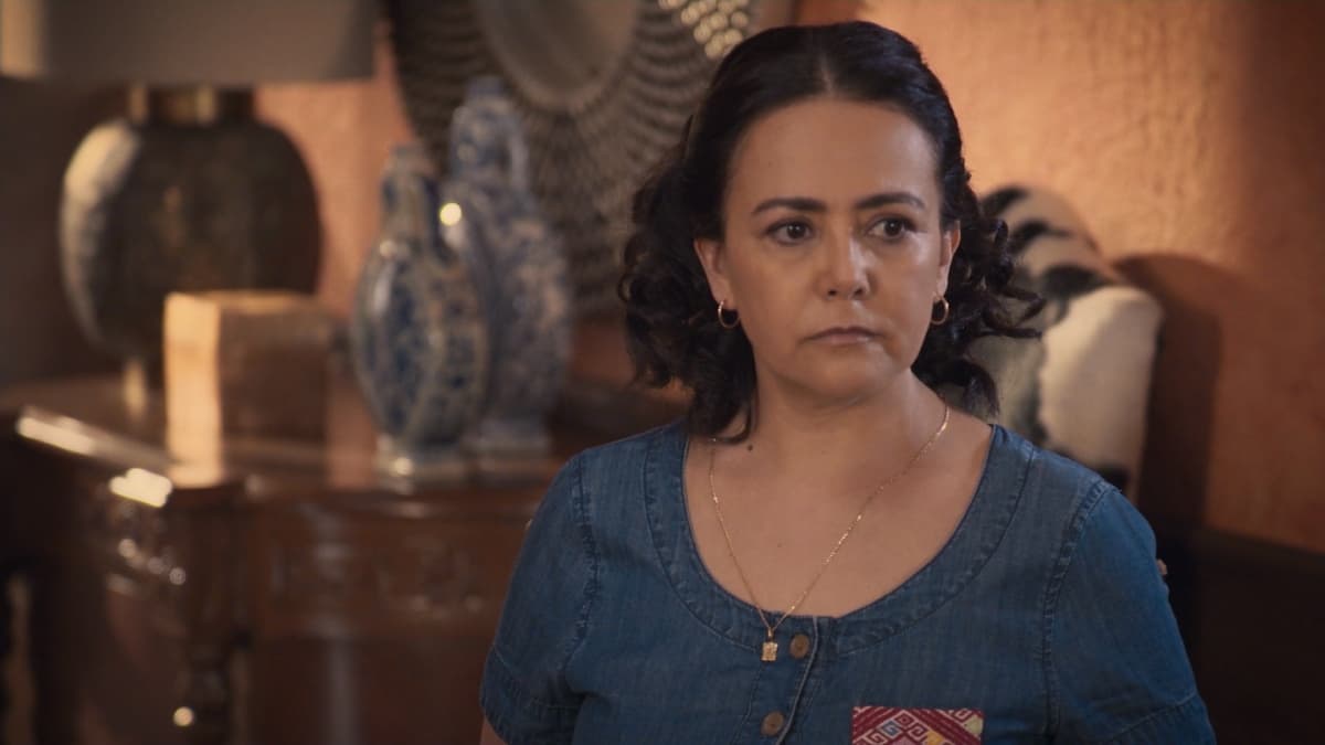 Tía y sobrina lucen idénticas en las imágenes