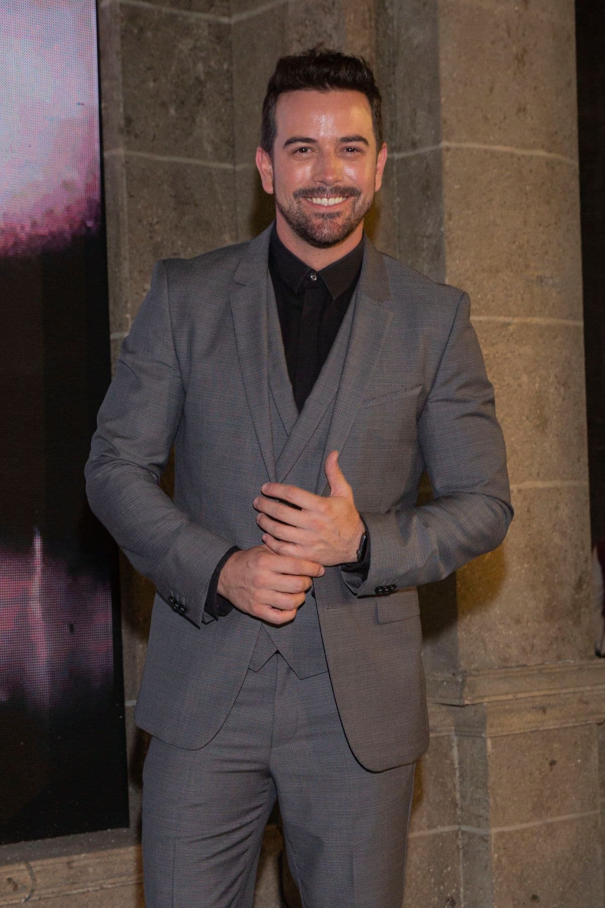 El actor ha hablado de su abuela, Yolanda Vargas Dulché, en repetidas ocasiones