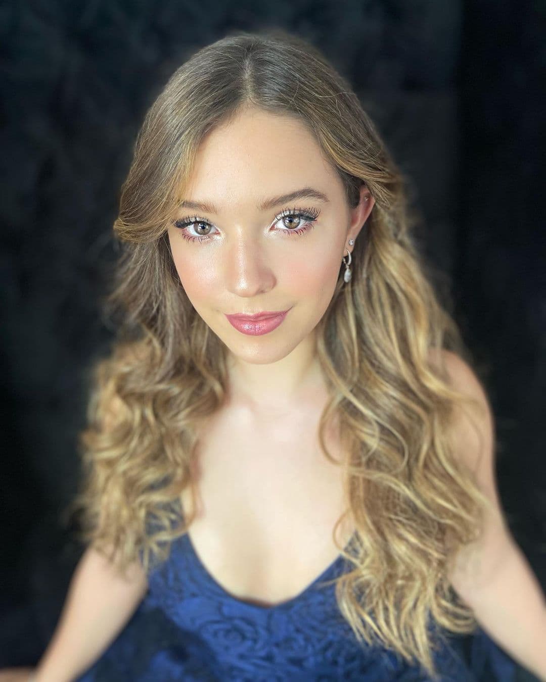 Hija de Andrea Legarreta aparece en traje de baño y totalmente lacia tras presumir transformación