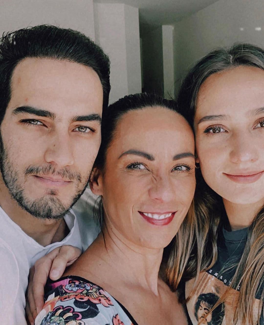 "Como no tuve mamá, el sueño más grande de mi vida era ser la mamá que no tuve y por ahí me sané", dijo, "Si yo hubiera tenido mamá, me hubiera gustado tener una que fuera como lo soy yo con mis hijos".