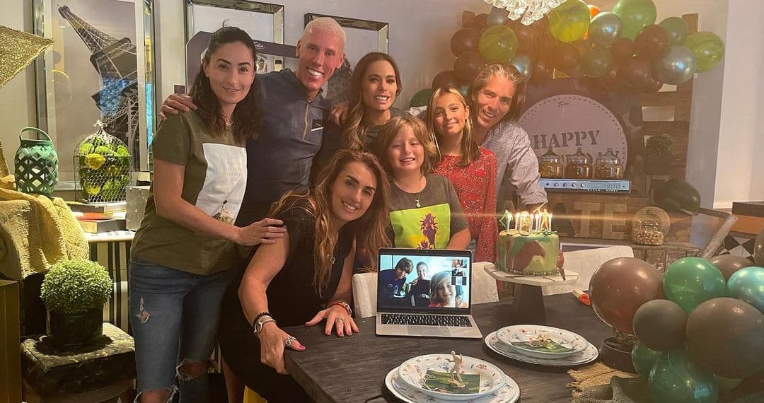 Este 23 de marzo, Galilea Montijo conmovió en redes sociales al celebrar con un emotivo mensaje el cumpleaños número 9 de su hijo Mateo, a quien también le organizó tremenda fiesta con casas de campaña y enormes arreglos con globos.