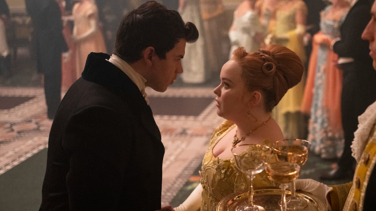 Colin (Luke Newton) y Penelope (Nicola Coughlan) en 'Bridgerton'