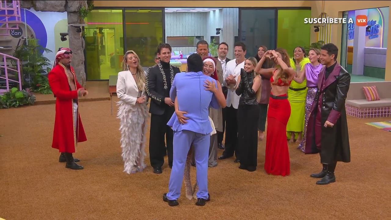 Flor Vigna regresa a La Casa y Ese Pérez la recibe con tremendo beso